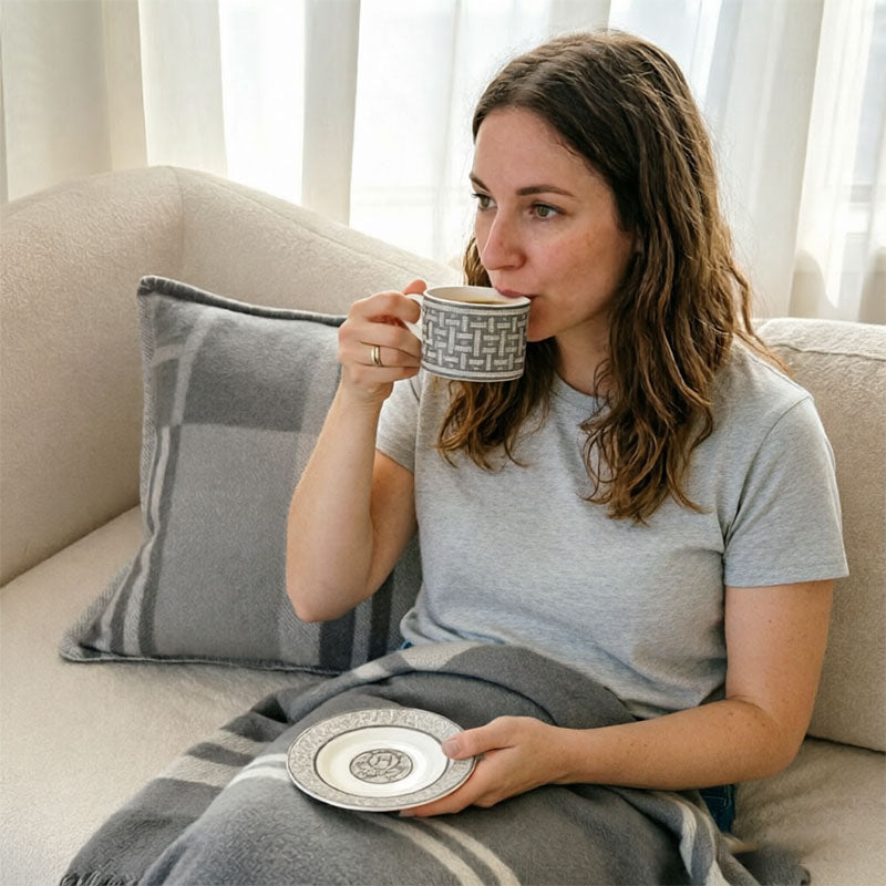 European Style Bone China Coffee Cups and Saucers Set, Porcelain Teacup Set with Spoons for Afternoon Tea, Home & Office Use